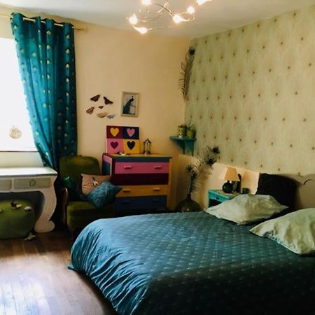 Maison Face A L'Etang Précy Esterno foto