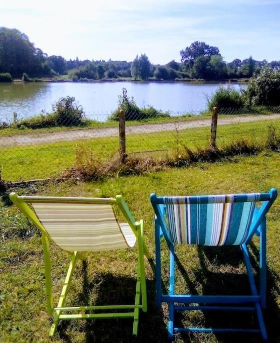 Maison Face A L'Etang Précy Esterno foto