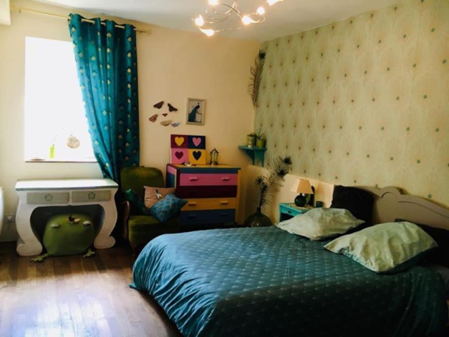 Maison Face A L'Etang Précy Esterno foto