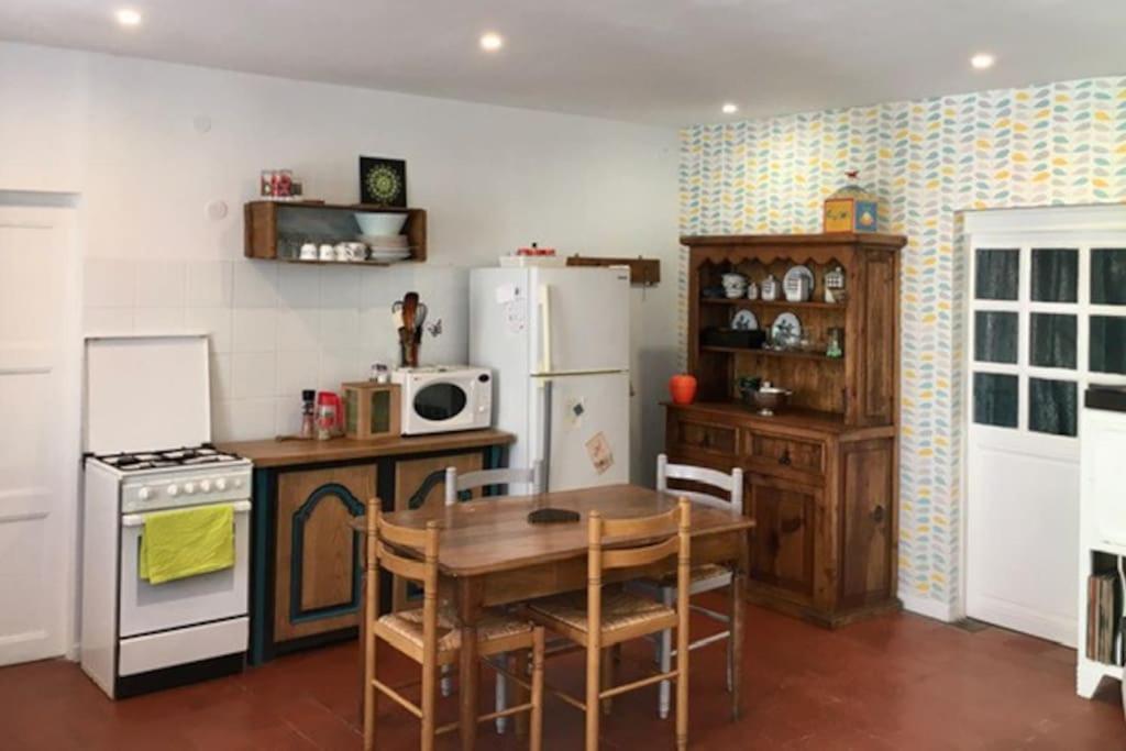 Maison Face A L'Etang Précy Esterno foto